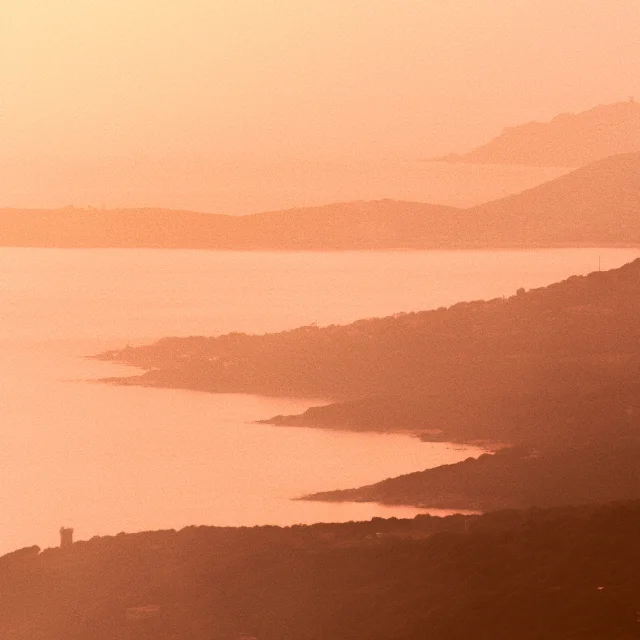 Coucher de soleil sur les côtes d'Olmeto Plage