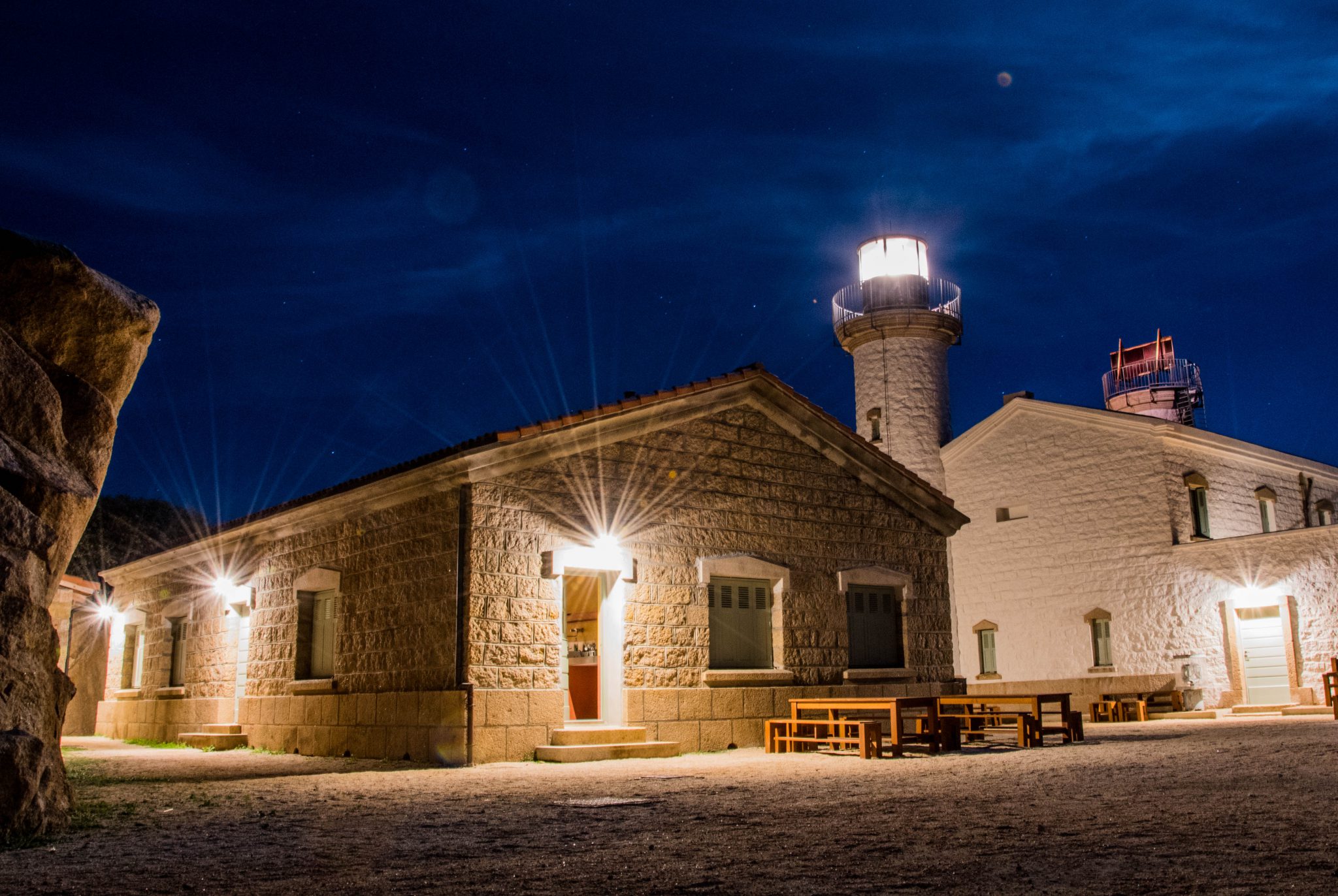 Refuge phare de Senetosa de nuit près de Sartène