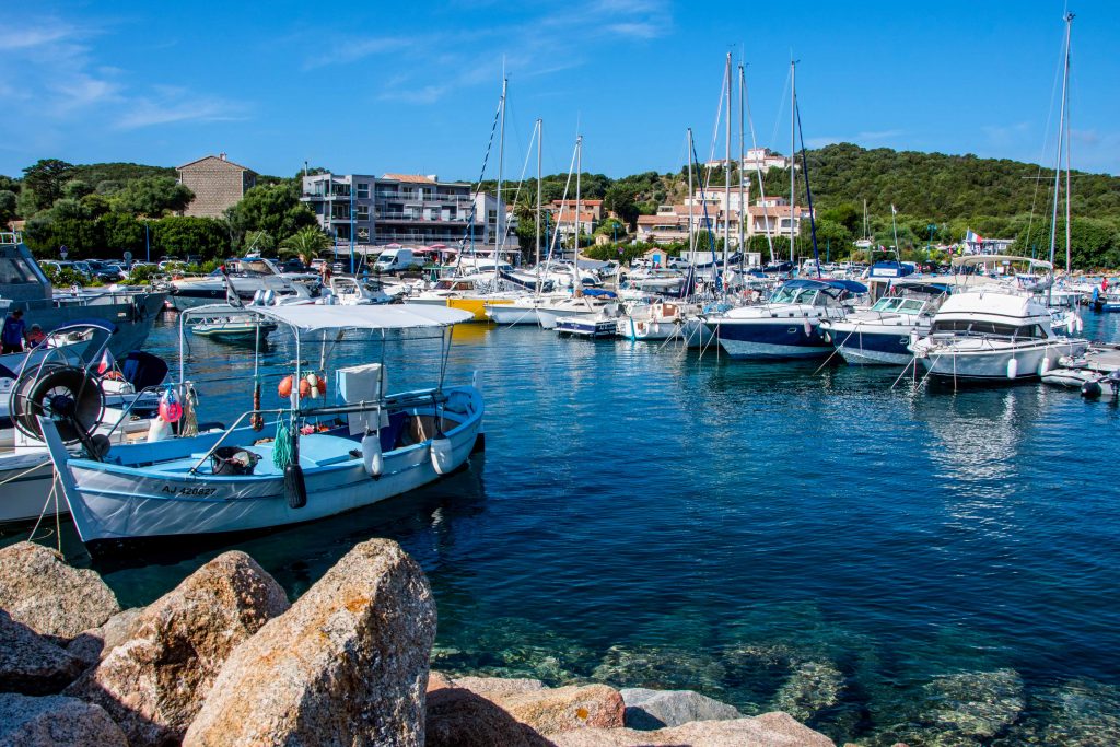 Vers Ajaccio, Port de Porto Pollo en corse du sud